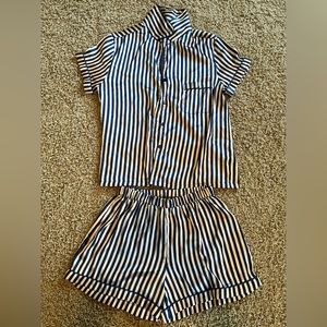 PrettyLittleThing Navy Jacquard Stripe Piping Short PJ Set Women’s Size 4.